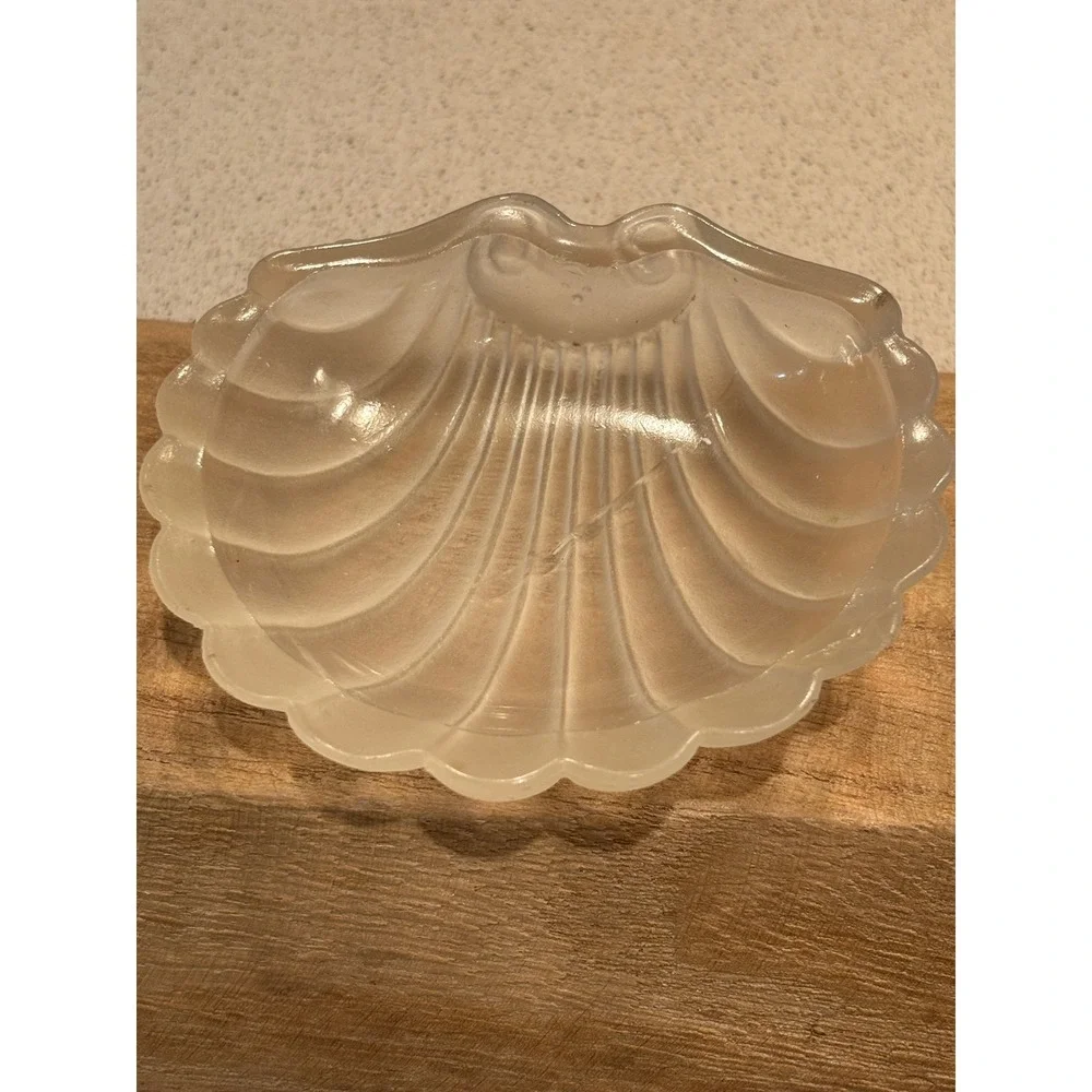 Vintage Silver Plated Clam Shell Butter Dish England Frosted Glass Liner 5 inch
